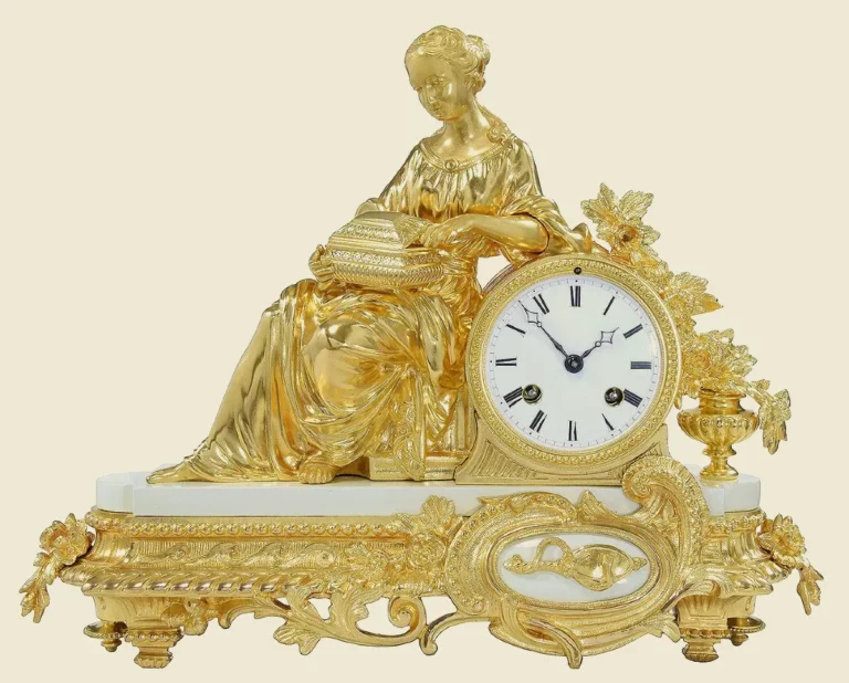 Pendule Louis XV dorée